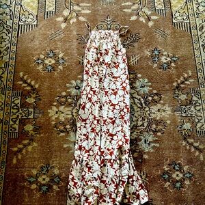 Adjustable straps light hidden pockets. Very comfortable for summer.